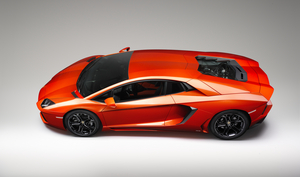 A Lamborghini tem uma lista de espera para Aventador superior a um ano