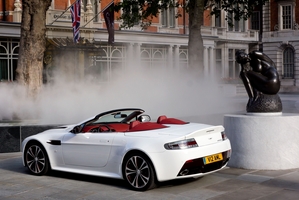 Aston Martin V12 Vantage Roadster