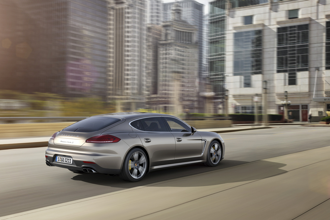 Neues Top-Modell der Gran Turismo-Modellreihe: der Porsche Panamera Turbo S