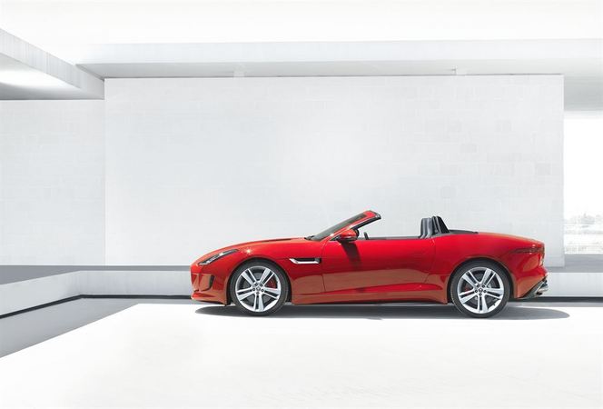 Jaguar Releases First Undisguised Image of F-Type