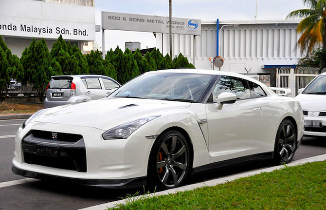 Nissan GT-R