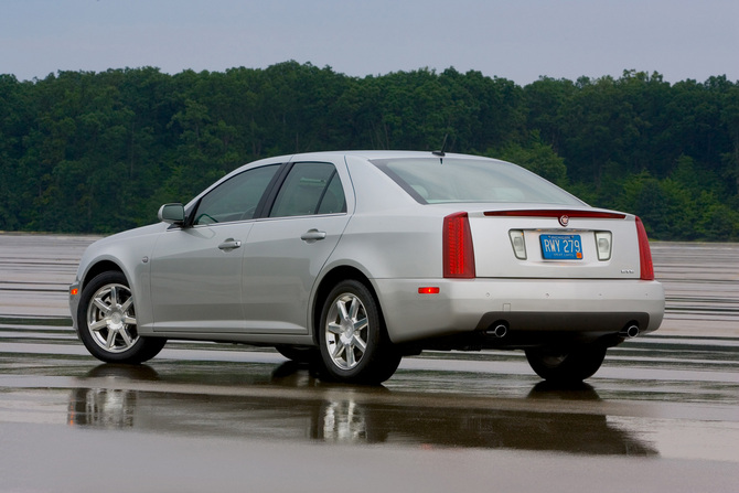 Cadillac STS V8