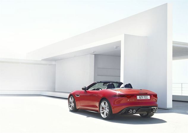 Jaguar Releases First Undisguised Image of F-Type