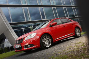 Suzuki Kizashi Sport GTS FWD