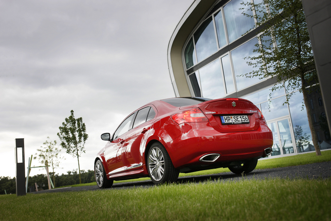 Suzuki Kizashi Sport GTS FWD