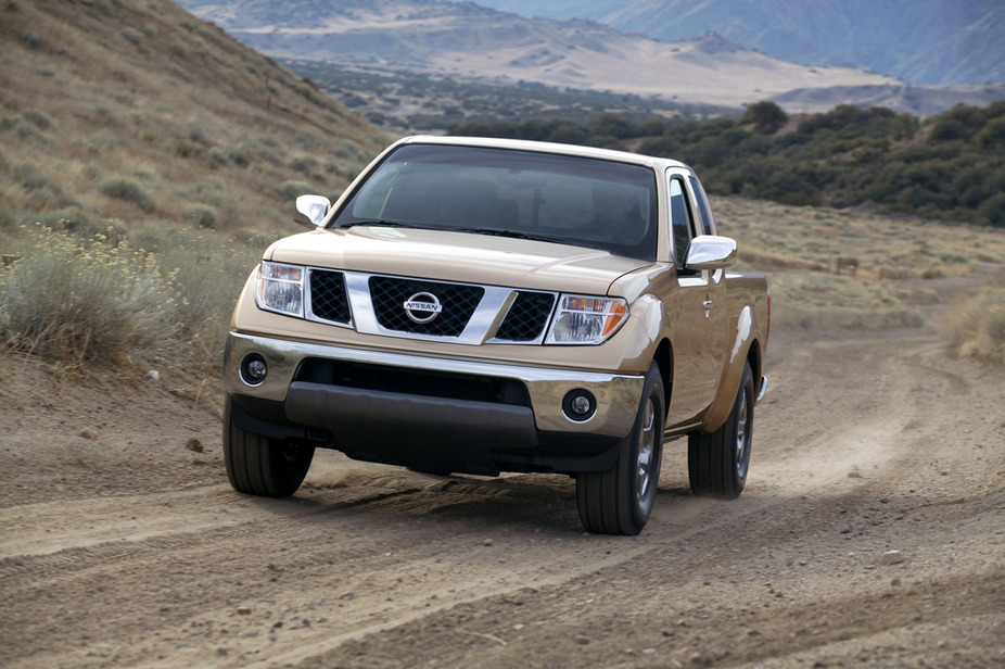 Nissan Frontier Crew Cab LE 4X2