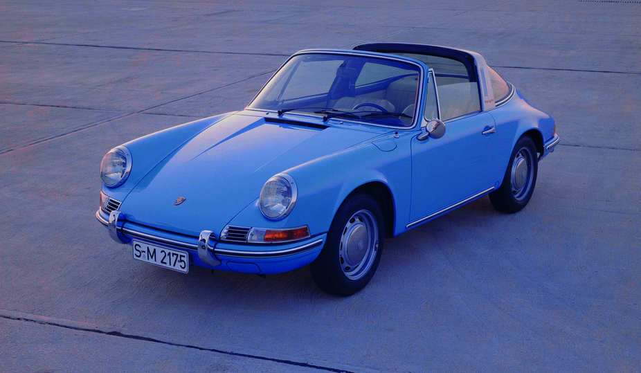 O 911 Targa foi introduzido nos anos 70 para responder aos desígnios de uma lei americana que iria proibir os cabriolets