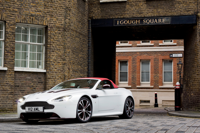 Aston Martin V12 Vantage Roadster Packs 6 Liters in Open Top Glory