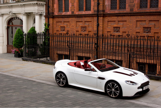 Aston Martin V12 Vantage Roadster Packs 6 Liters in Open Top Glory