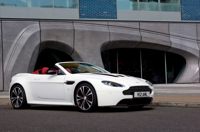 Aston Martin V12 Vantage Roadster Packs 6 Liters in Open Top Glory