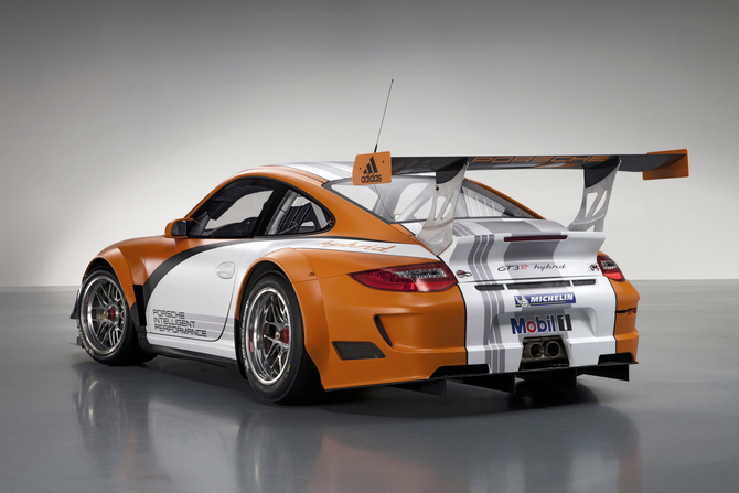 Porsche 911 GT3 R Hybrid