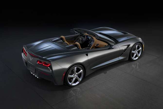 Corvette Stingray Convertible apresentado em Genebra