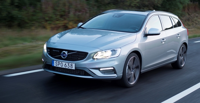 Volvo V60 D4 R-Design Momentum