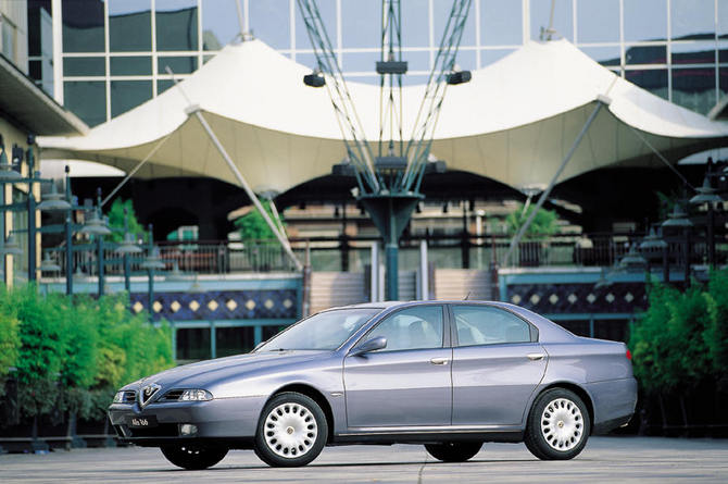 Alfa Romeo 166 3.2 V6 24v Distinctive