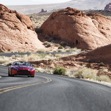 The roadster's weight was increased by 80kg to 1745kg due to the introduction of the fabric roof