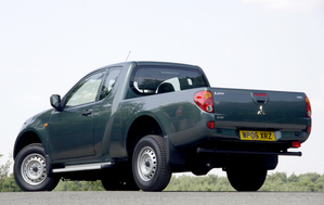 Mitsubishi L200 2.5 DI-D Club Cab 4Life