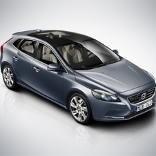 More Photos of Next Generation Volvo V40 Leaked Including Interior Images