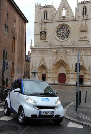 Lyon accueille un nouveau concept de mobilité: 200 véhicules car2go