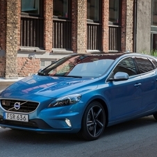 Volvo V40 T2 R-Design Momentum Geartronic