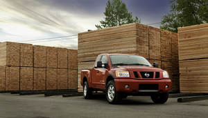 Nissan Titan Crew Cab SV 4X4 SWB