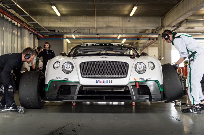 O Continental GT3 vai competir nas 12 Horas de Abu Dhabi