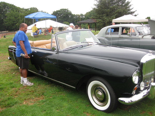 The 2012 Pittsburgh Vintage Grand Prix. 