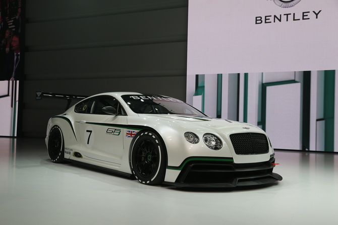 A Bentley apresentou um protótipo do futuro carro de corrida Continental GT3