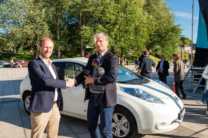 A Nissan entregou o primeiro grupo de Leafs que fazem parte da encomenda de 1000 carros elétricos para a cidade Oslo