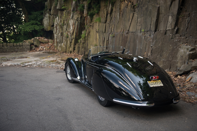 Alfa Romeo 8C 2900B Lungo Spider by Touring