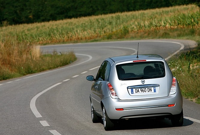 Lancia Ypsilon 1.4 8v