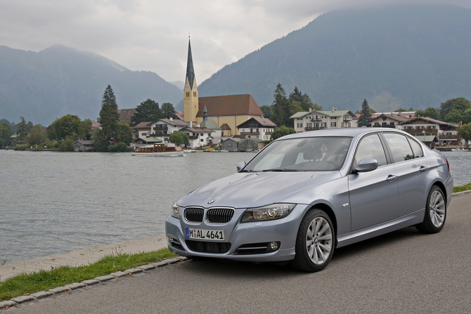 BMW 320d xDrive LifeStyle (E90) LCI