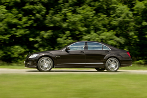 Mercedes-Benz S 63 AMG w/ Performance Package