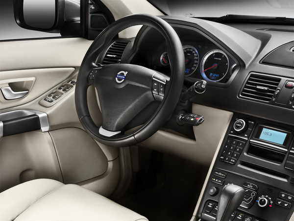 Refreshed Volvo XC90 Gets New Interior and Car Control Via Mobile Phone App