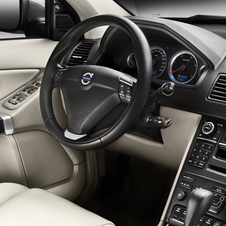 Refreshed Volvo XC90 Gets New Interior and Car Control Via Mobile Phone App