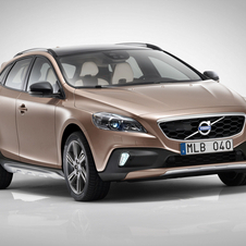 Volvo V40 Cross Country premiers in Paris