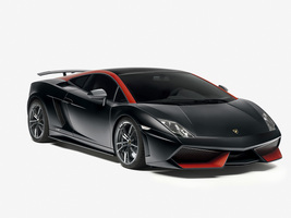 A marca italiana mostrou as melhorias efetuadas no Gallardo LP 570-4 Superleggera e LP 570-4 Spyder Performante com a variante LP 570-4 Edizione Tecni