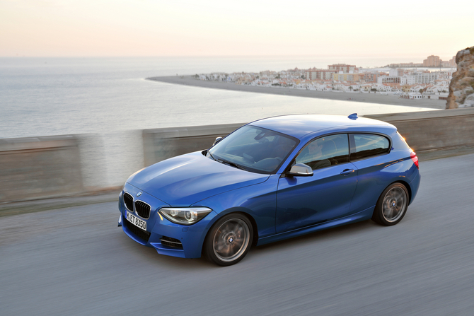 BMW revela Série 1 de três portas com versão M135i