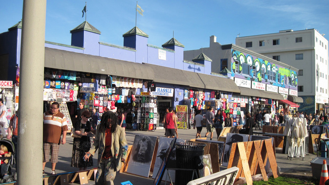 ...and the colourful scenery at Venice let you experience the all-American beach life. 