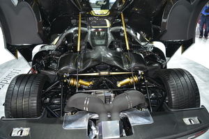 Tal como o Agera S, o Hundra usa o motor V8 twin-turbo de 1030cv