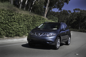 Nissan Murano SV FWD