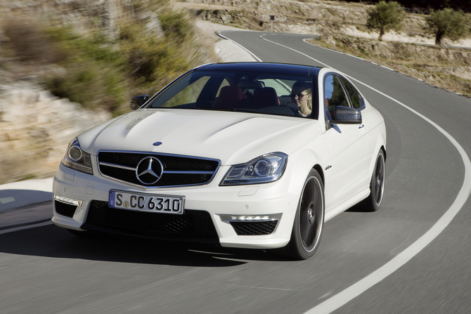 Mercedes-Benz C 63 AMG Coupé w/ Performance Package