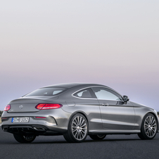 The rear design is inspired on the S-Class Coupé