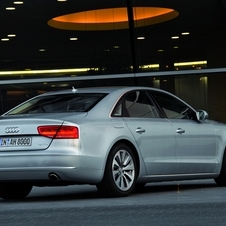 Audi A8 4.0 V8 TFSI quattro tiptronic