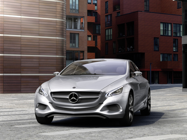 Mercedes-Benz F 800 Style Plug-In Hybrid