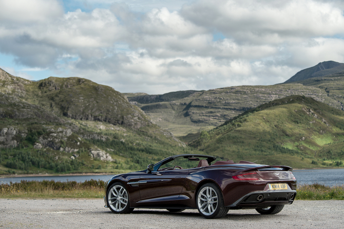 Aston Martin Vanquish Volante