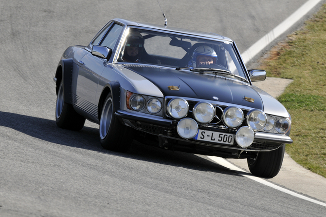 A Mercedes construiu o 500 SL para correr em ralis em 1981 mas o carro nunca chegou a competir