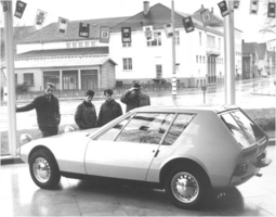 O Autonova foi produzido como protótipo em 1965 como um desportivo mais barato para jovens, com um motor do NSU Prinz