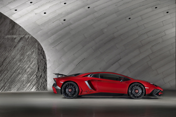 Lamborghini Aventador LP750-4 SV