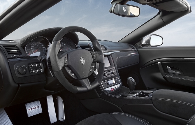 O interior do Maserati Grancabrio MC