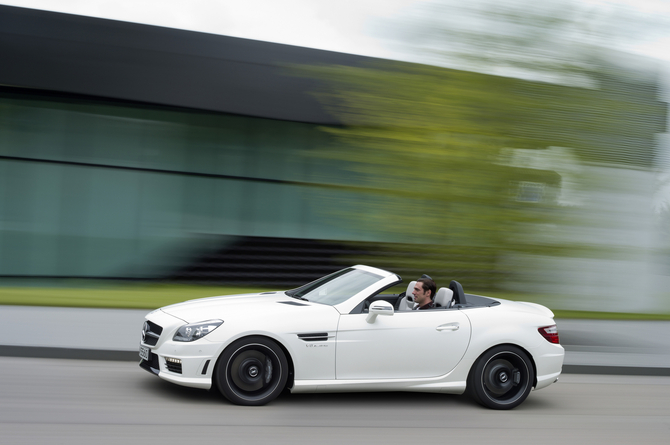 New SLK 55 AMG Hopes to Blend High Power and High Efficiency